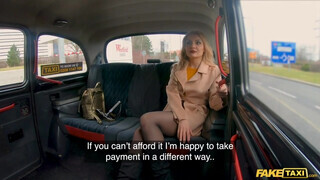 Caty Kissa lakótelepi szöszi milf megkúrva a taxiban - Eroticnet