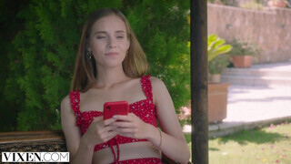 Jessica Portman a tinédzser tinédzser suna kedveli a hatalmas dél amerikai péniszt - Eroticnet