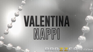 Valentina Nappi az olasz csöcsös tinédzser pornó színész popó lyukba kefélve. - Eroticnet