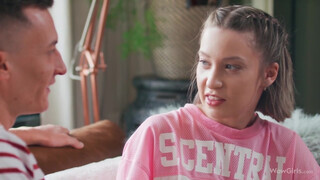 Emmy Accel a pajkos pici tinédzser kiscsaj a régi haverjával kúrel - Eroticnet