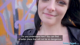 Tini tinédzser picsa kapható a szexre egy kicsike pénzért