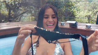 Brazil méretes csöcsű barinő cidázza a pasiját a jakuzziban - Eroticnet