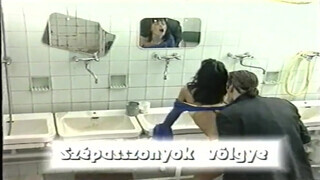 Magyar szinkronos teljes vhs sexvideo 1996-ból. - Eroticnet