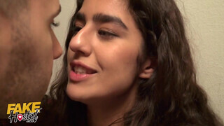 Tinédzser biszex felajzott vonzó olasz csajok édeshármasban kúrnak - Eroticnet
