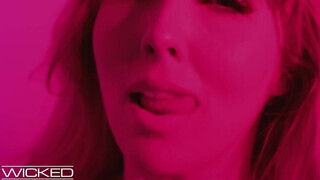 Lena Paul a bájos tini pornó színész fiatalasszony szőrös cuncija megrakva - Eroticnet