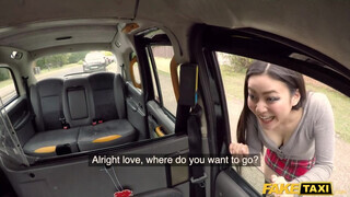 Rae Lil Black a szilikon tőgyes szoknyás ázsiai kéjhölgy imád a taxiban hancúrozni - Eroticnet