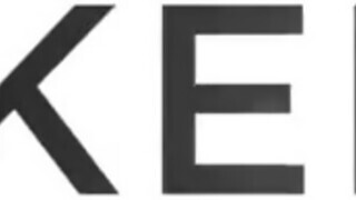 Khloe Kapri az extra sovány szöszi tinédzser kishölgy élvezi a óriási cerkát - Eroticnet