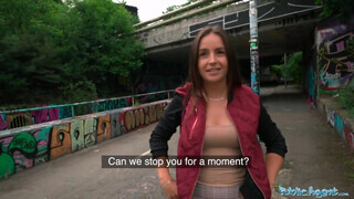 Jenna J Ross a híd alatt szexel egy kicsike készpénzért cserébe - Eroticnet