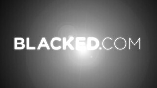 Riley Reid punciját és hátsó lyukát döngetik a méretes farkú fekete pasik - Eroticnet