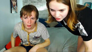 Tinédzser amatőr 18 éves tinédzser pár a webkamerába szexelnek - Eroticnet