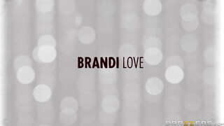 Brandi Love a bombázó csöcsös szöszi milf meglovagolja a kukacot - Eroticnet