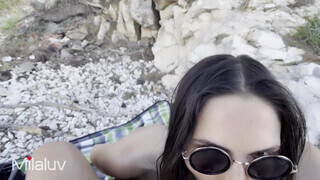 Gigantikus keblű amatőr tini napszemcsis nőci szeretkezik a parton - Eroticnet