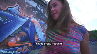 Elisa Tiger a orbitális keblű tinédzser fiatal szajha euroért benne van a szexben - Eroticnet