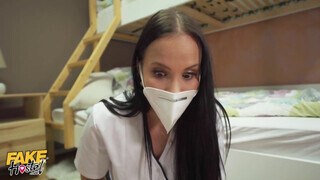 Tinédzser ápoló csajok Ariela Donovan és Jennifer Mendez osztoznak a dákón - Eroticnet