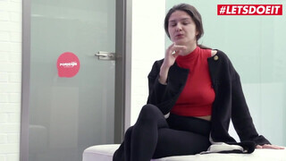 Francesca Di Caprio a mutatós orosz fiatal kishölgy keményen segglyukba rakva - Eroticnet