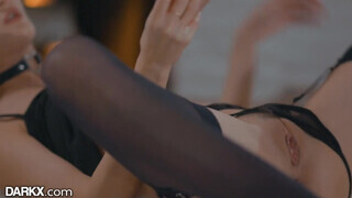 Zoe Sparx a gyönyörű fehérneműs tini tinédzser kiscsaj kettő fekete krapekkal baszik - Eroticnet