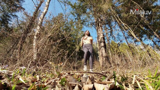 Amatőr termetes keblű tinédzser fiatalasszony az erdőben közösül a pasijával - Eroticnet