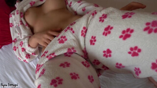 Pizsamás csöcsös orosz barinő meghágva kora reggel - Eroticnet