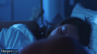 Elena egy édes hármasról álmodik és az álmai valóra válnak - Eroticnet