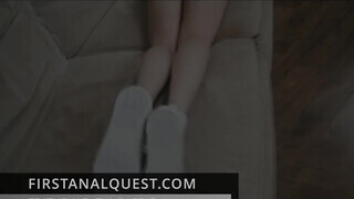 Eva Barbie a cuki 18 éves világos szőke kiscsaj legelső anális szex videója - Eroticnet