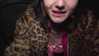 Tetkós pici tőgyes perverz tinédzser fiatalasszony felhevült a taxiban