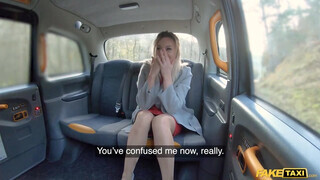 Katrina King a tetszetős orosz milf megkívánta a taxis kíméletlen faszát - Eroticnet