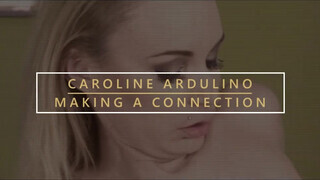 Caroline Ardulino a pici csöcsű vadító milf fiatalabb csávóval szeretkezik - Eroticnet