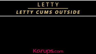 Letty a bazinagy tőgyes szépkorú nő izgatja a punciját - Eroticnet