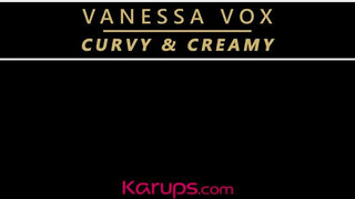 Vanessa Vox a kitetovált kreol milf kényezteti a punciját - Eroticnet