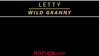 Letty a szexy koros nő játszadozik a pinájával - Eroticnet