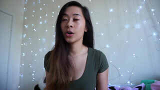 Kaedia Lang a tini ázsiai csajszika megmutatja az új bugyiját - Eroticnet